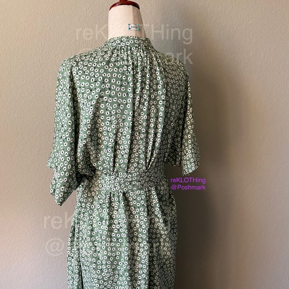 ❌SOLD❌ Floral Green/White Tie-Belt Midi Dress - Picture 7 of 12